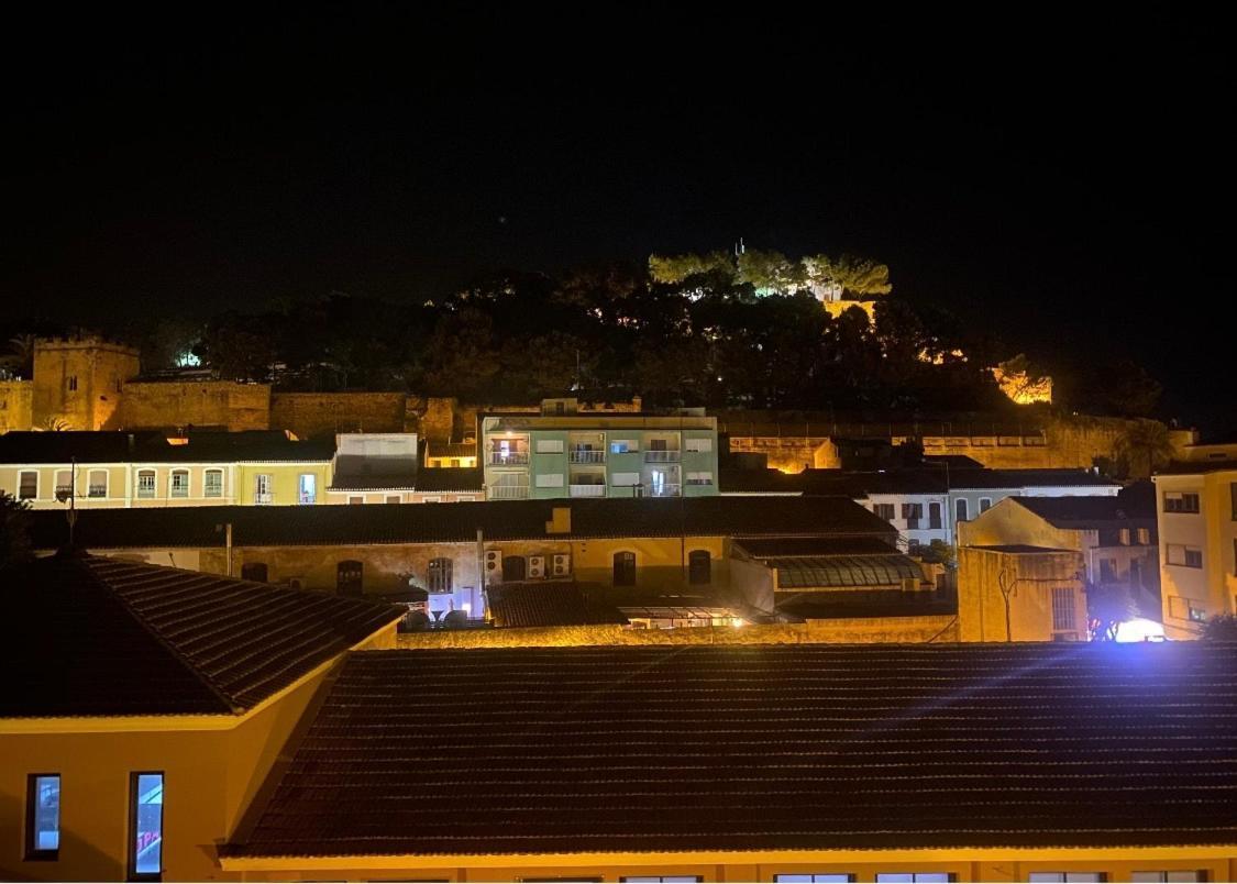 Habitacion Triple En El Centro Con Vistas Дения Экстерьер фото